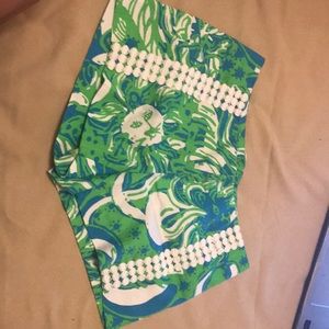 Lilly Pulitzer shorts, size 00, patterned